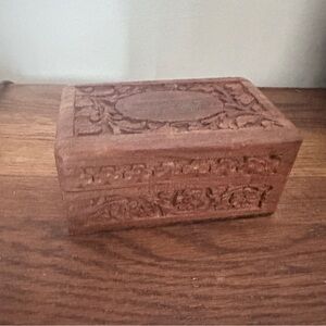 Vtg small wooden inlaid floral jewelry box made in India
